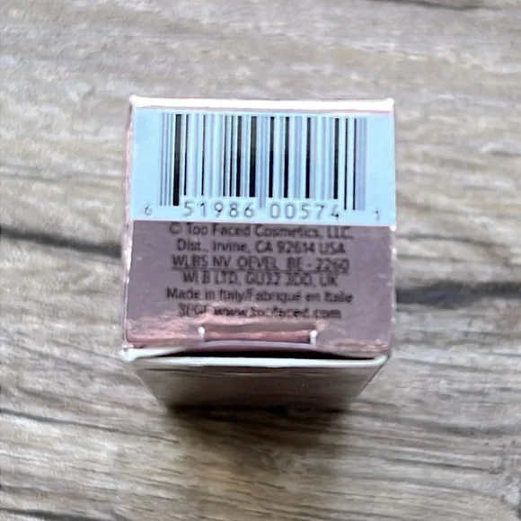 Too Faced • Cocoa Bold Lipstick - Picture 6 of 12